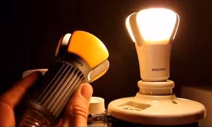 Lợi dụng lỗ hổng, các ‘ông lớn’ sản xuất bóng đèn gian dối khách hàng