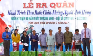Ra quân hành trình 'Theo bước chân những người anh hùng'