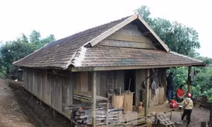 Dân tộc H’Rê - Kon Tum giữ nếp nhà sàn 