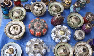 Chi tiền triệu mua đồ cổ... rởm