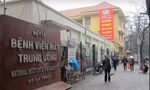 Bệnh viện Mắt Trung ương giải trình vụ bác sỹ khám bệnh chưa đúng quy định