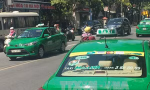 Bắt nóng đối tượng chém lái xe, cướp taxi 