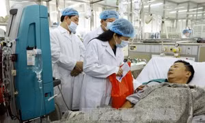 10 bệnh nhân tỉnh Hòa Bình bị tai biến khi chạy thận được ra viện 