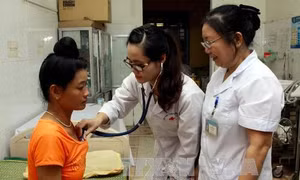 Bác sĩ trẻ tình nguyện làm chủ nhiều kỹ thuật cao tại các huyện nghèo