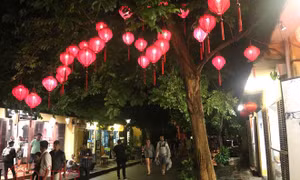 Lang thang phố cổ Hội An