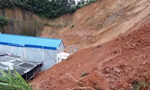 Sạt lở uy hiếp nhiều ngôi nhà ở thành phố Bắc Kạn