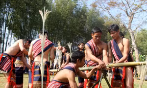Nghi lễ bắc máng nước của người Xơ Đăng 