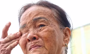 Tưởng niệm nạn nhân trong siêu bão Linda 