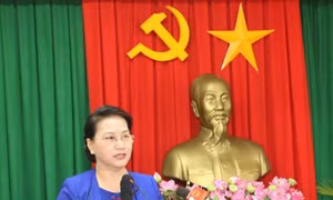 Chủ tịch Quốc hội Nguyễn Thị Kim Ngân tiếp xúc cử tri tại Cần Thơ