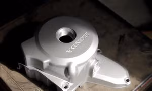 Bị truy tố vì buôn bán phụ tùng xe máy giả Honda, Yamaha