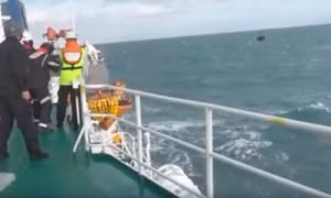 Cảnh sát biển Hàn Quốc bắn 249 phát đạn xua đuổi tàu cá Trung Quốc