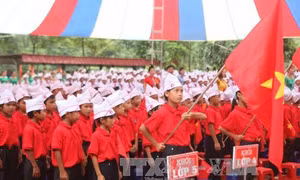 Học sinh vùng lũ Mường La phấn khởi đón ngày khai giảng sớm