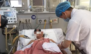 Thanh niên bị hôn mê sâu do đốt than củi sưởi ấm