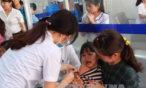 Tiêm miễn phí vắc xin viêm não Nhật Bản cho trẻ em vùng có nguy cơ cao 
