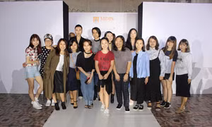 Sinh viên Học viện MDIS với buổi trình diễn thời trang đặc sắc