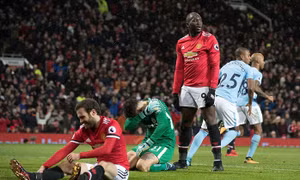 Trắng tay ngay tại Old Trafford, MU bị Man City bỏ xa tới 11 điểm