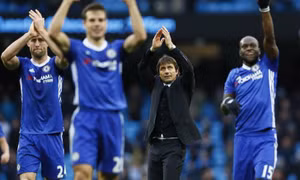 Chelsea nắm lợi thế trong cuộc đua vô địch 