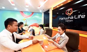 Hanwha Life Việt Nam cán mốc 100 điểm phục vụ khách hàng