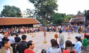 Hà Nội tuyên chiến với nạn 'chặt chém' đầu năm mới 