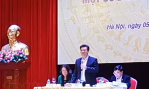 Góp ý dự thảo sửa đổi, bổ sung Luật Giáo dục: 'Nóng' lương giáo viên 