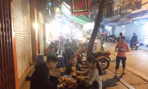 Lập lại trật tự vỉa hè, tiểu thương vắt óc 'tính kế' thích nghi