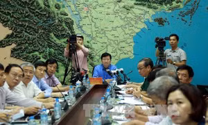 Bão số 2: Tàu chở 4.700 tấn than bị lật úp, mới tìm được 3 người