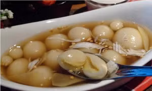 Làm chè trôi nước cúng Rằm tháng Giêng