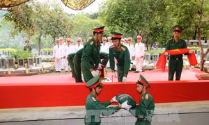 Vượt khó đưa hài cốt liệt sỹ về đất mẹ