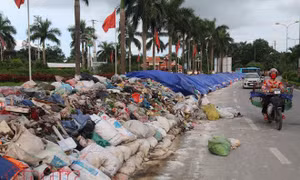 Bịt mũi, nín thở khi vào thị xã Sơn Tây, Hà Nội