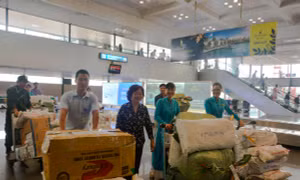 Vietnam Airlines hỗ trợ vận chuyển hàng cứu trợ lũ lụt đến Sơn La và Yên Bái