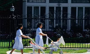 Tuyển vú em lương gần 3 tỷ, được dùng siêu xe, đi nước ngoài 3 lần/tuần