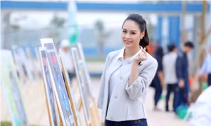 Hoa hậu Biển Thùy Trang tươi tắn dự lễ phát động xanh hoá học đường