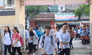 Cán bộ đang trực tiếp giảng dạy mới được tham gia chấm thi THPT Quốc gia