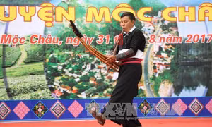 Sơn La: Độc đáo điệu nhảy khèn dân tộc Mông ở Mộc Châu 