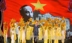Đặc sắc chương trình nghệ thuật 'Quà tháng 5 dâng Người'