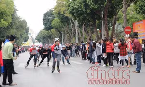 Náo nhiệt Liên hoan nghệ thuật đường phố Hà Nội 2017
