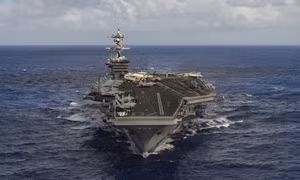 Điều tàu Carl Vinson tới bán đảo Triều Tiên - Mũi tên trúng hai đích?