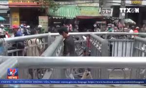 'Mê cung' barie vỉa hè tại TP Hồ Chí Minh