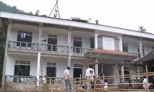 Nâng chất lượng giáo dục vùng dân tộc - Bài 2: Lo xây trường và lo xây nhà