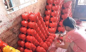 Làng heo đất, gà đất đắt hàng ngày giáp Tết