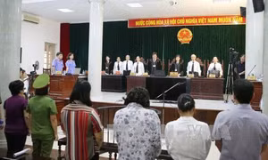 Bị cáo Châu Thị Thu Nga bị tuyên án tù chung thân 