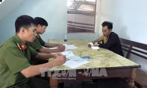 Bắt cóc con riêng của vợ để tống tiền