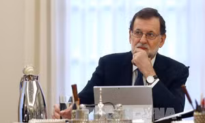 Tây Ban Nha cân nhắc các biện pháp khẩn cấp đối với Catalonia