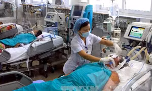 13 người nhập viện sau bữa nhậu với tiết canh dê 