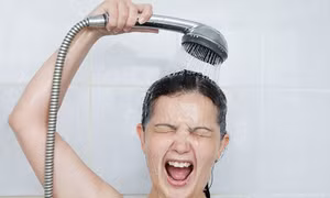 90 giây trong phòng tắm để tỉnh táo mỗi sáng