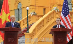 Chủ tịch nước Trần Đại Quang và Tổng thống Hoa Kỳ Donald Trump chủ trì họp báo