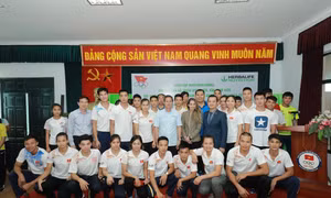 Chuyên gia dinh dưỡng thể thao làm việc với các VĐV Việt Nam thi đấu tại SEA Games 29