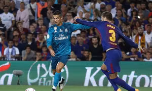 Kền kền trắng đánh sập Nou Camp 
