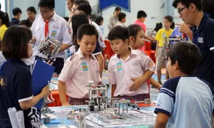 Ngày hội Robothon 2017 hướng học sinh đến vấn đề nóng về môi trường 