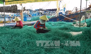 Trộm đi xuồng máy tốc độ cao trộm lưới rập của ngư dân